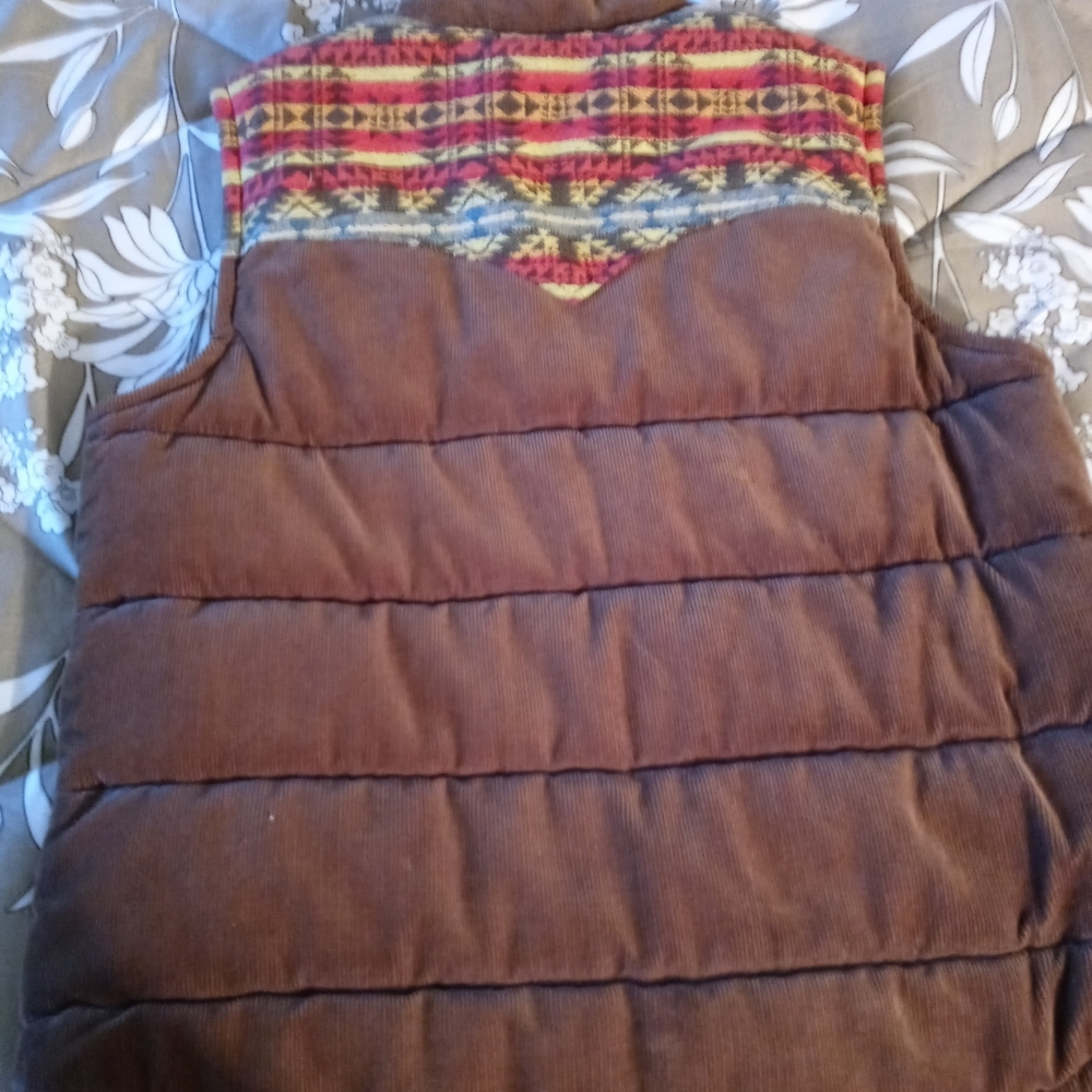 Vest - Picture 4 of 4